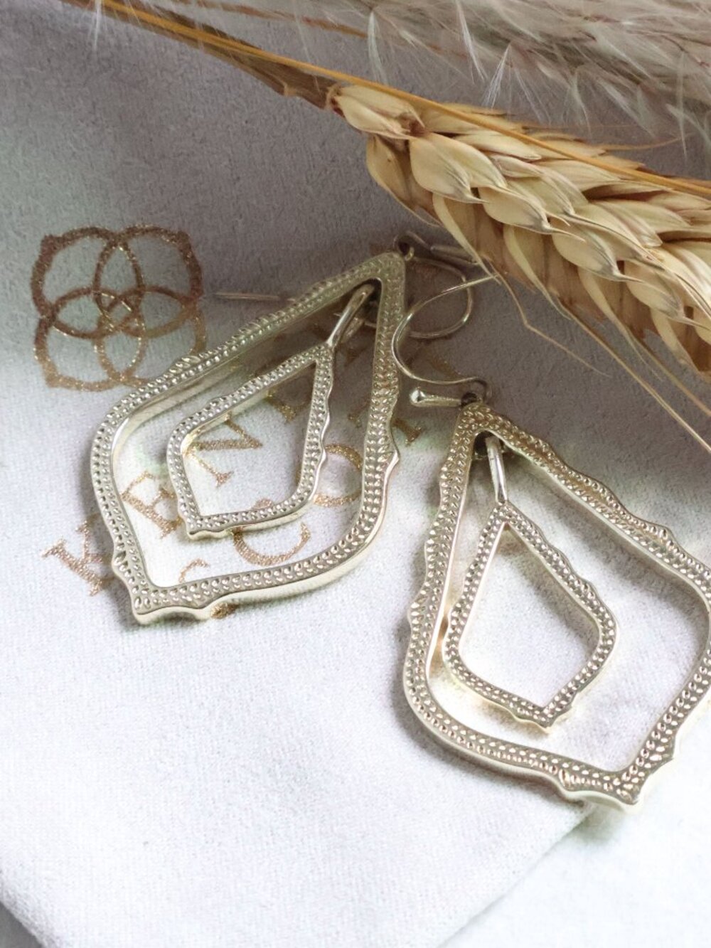 NEW Kendra Scott Simon Drop Earrings Gold - Picture 2 of 2